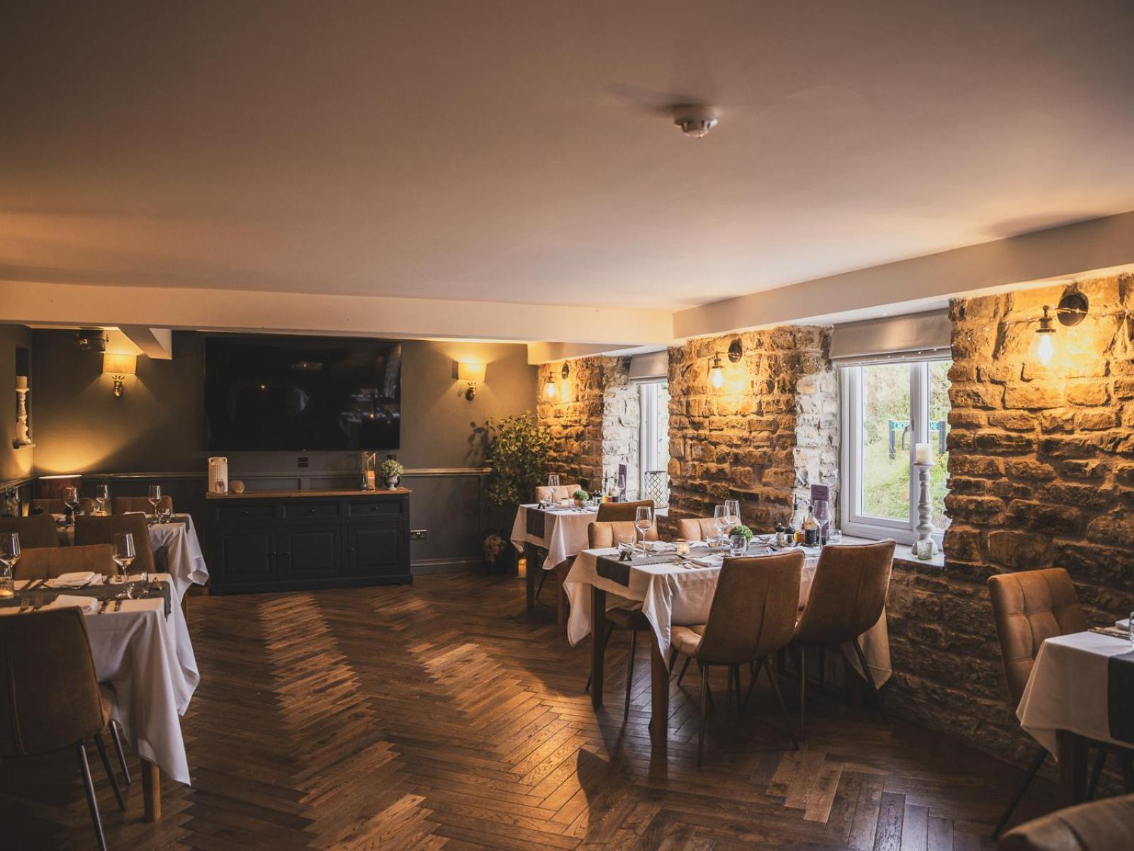 Отель Crossways Вэллс Экстерьер фото The restaurant at The Old Stamp House